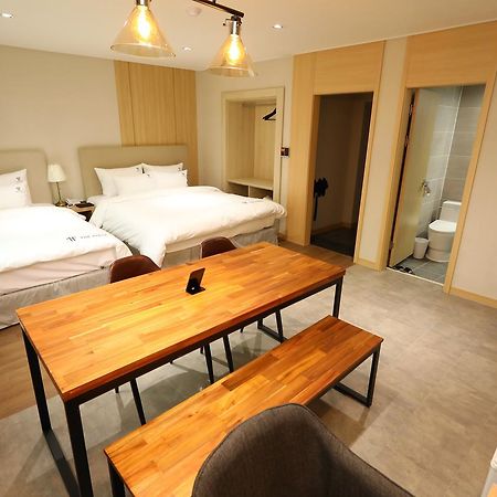 The First Hotel Cshangvon Kültér fotó