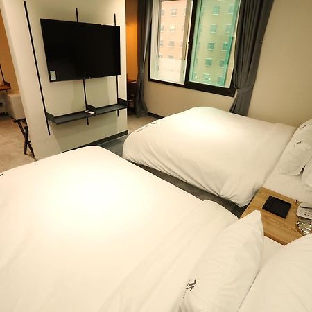 The First Hotel Cshangvon Kültér fotó