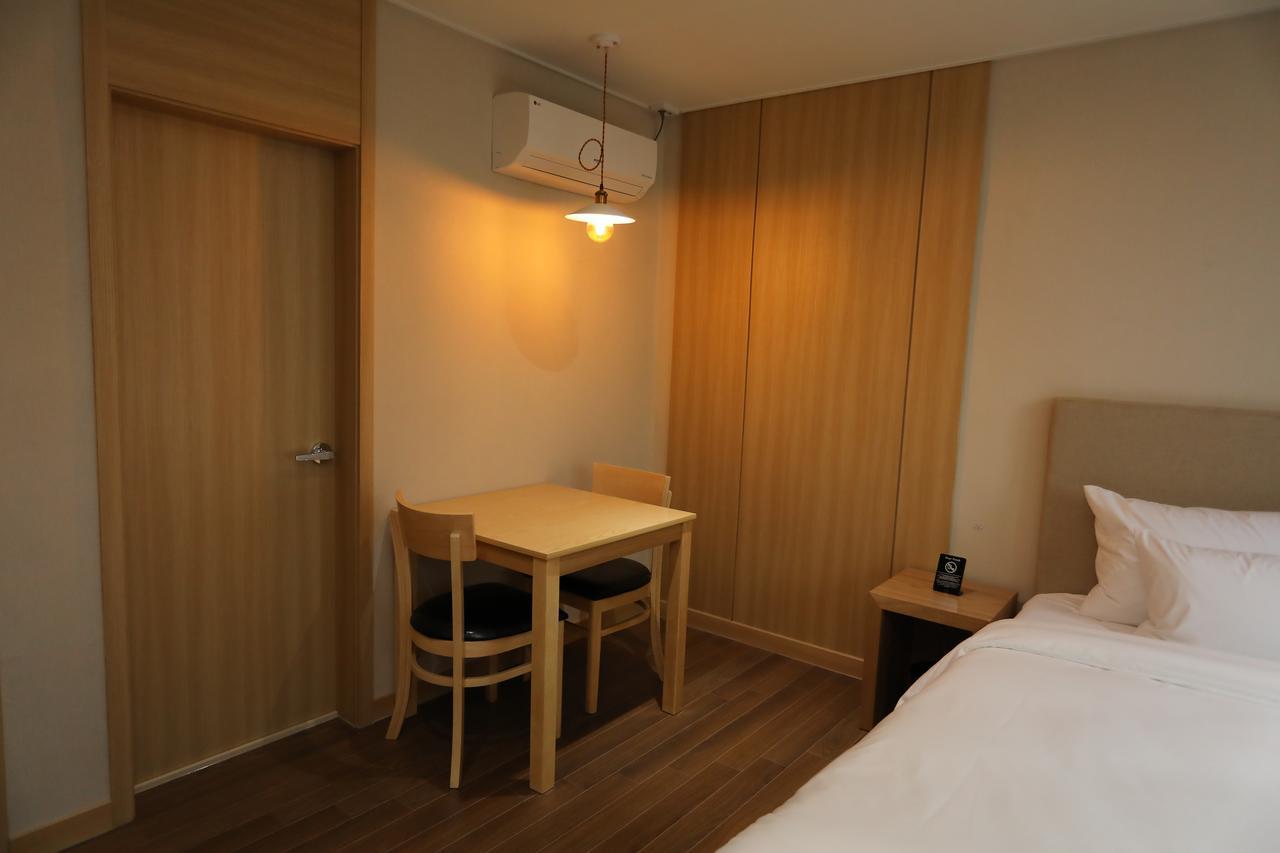 The First Hotel Cshangvon Kültér fotó