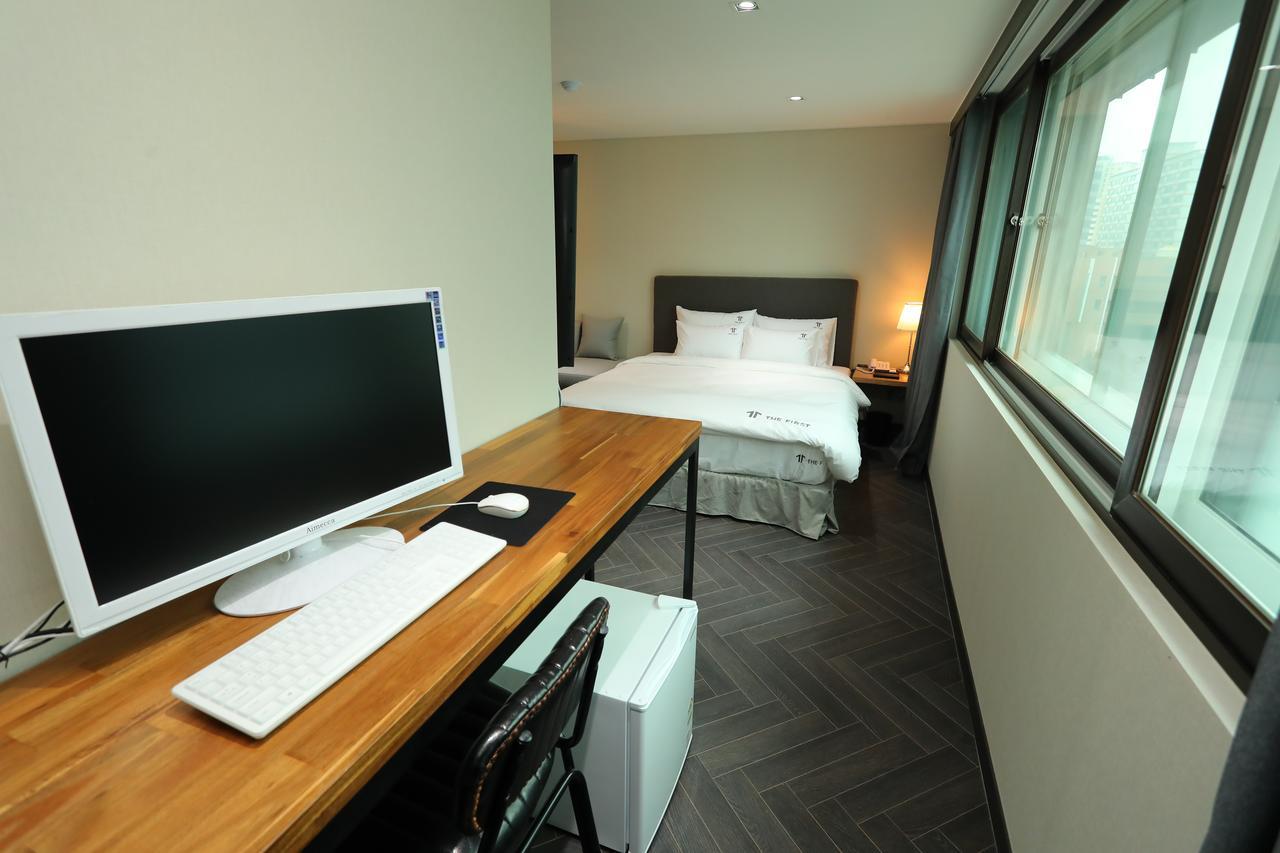 The First Hotel Cshangvon Kültér fotó