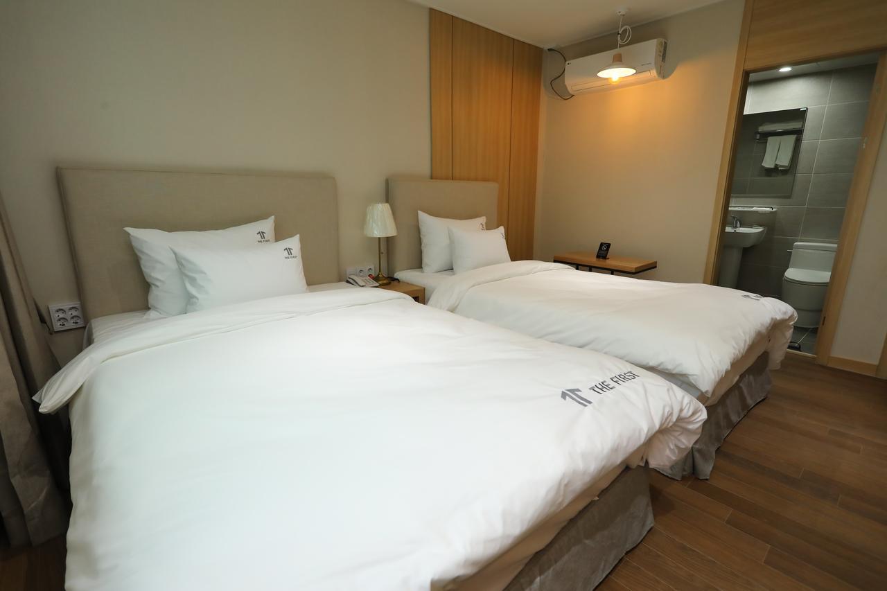 The First Hotel Cshangvon Kültér fotó