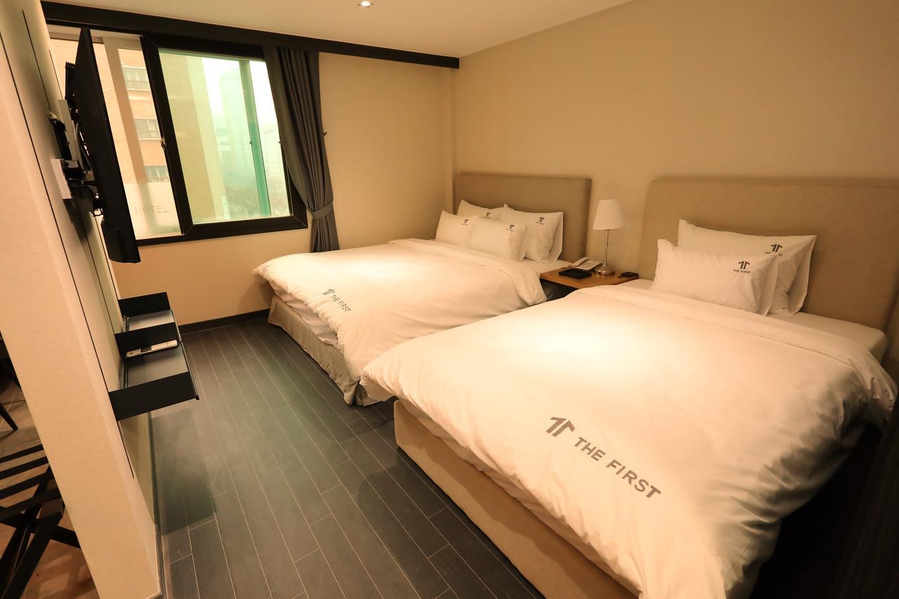 The First Hotel Cshangvon Kültér fotó